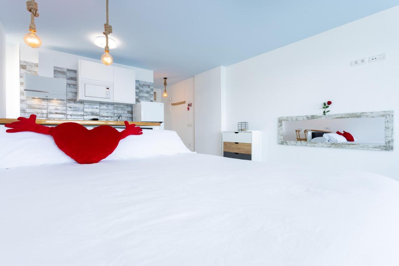 Home2book The Romantic Skyline Of Apartment *