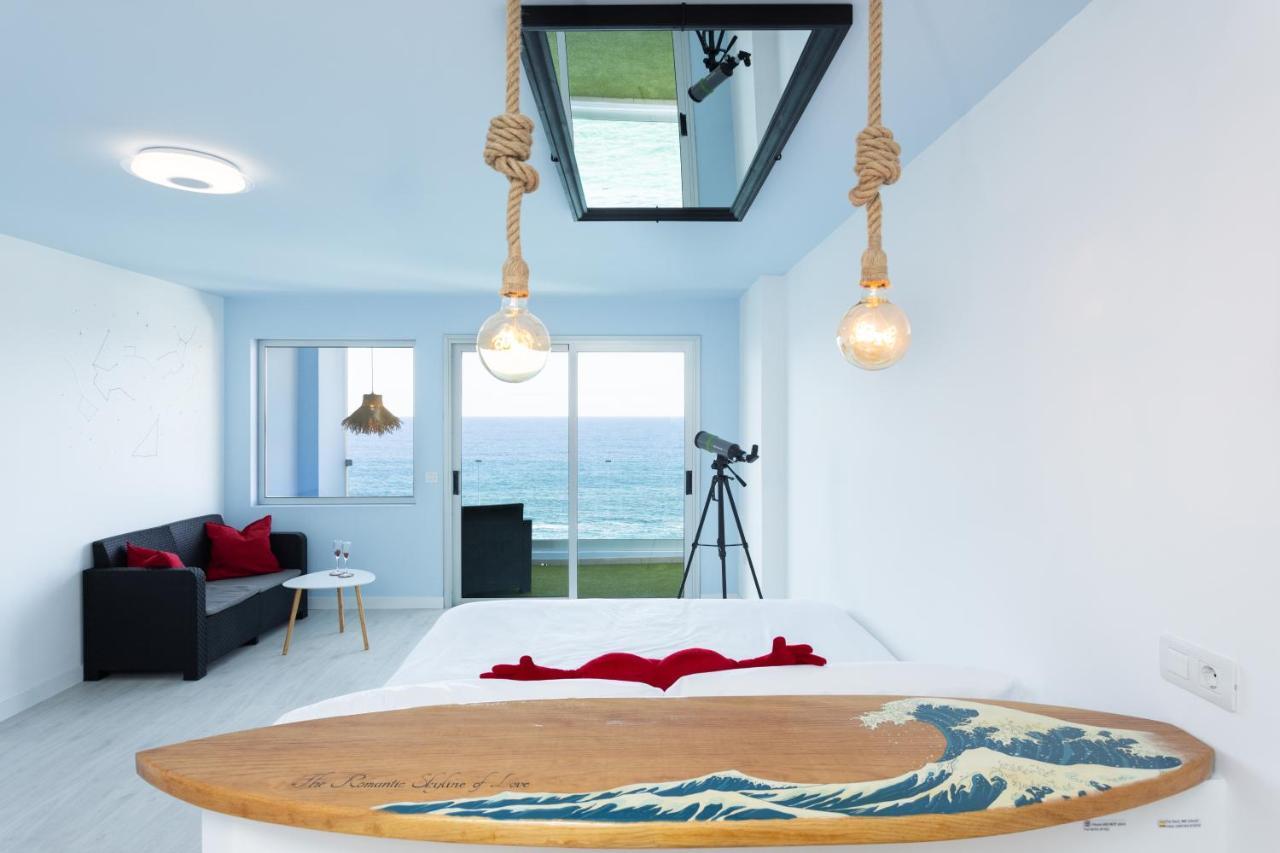 Home2book The Romantic Skyline Of