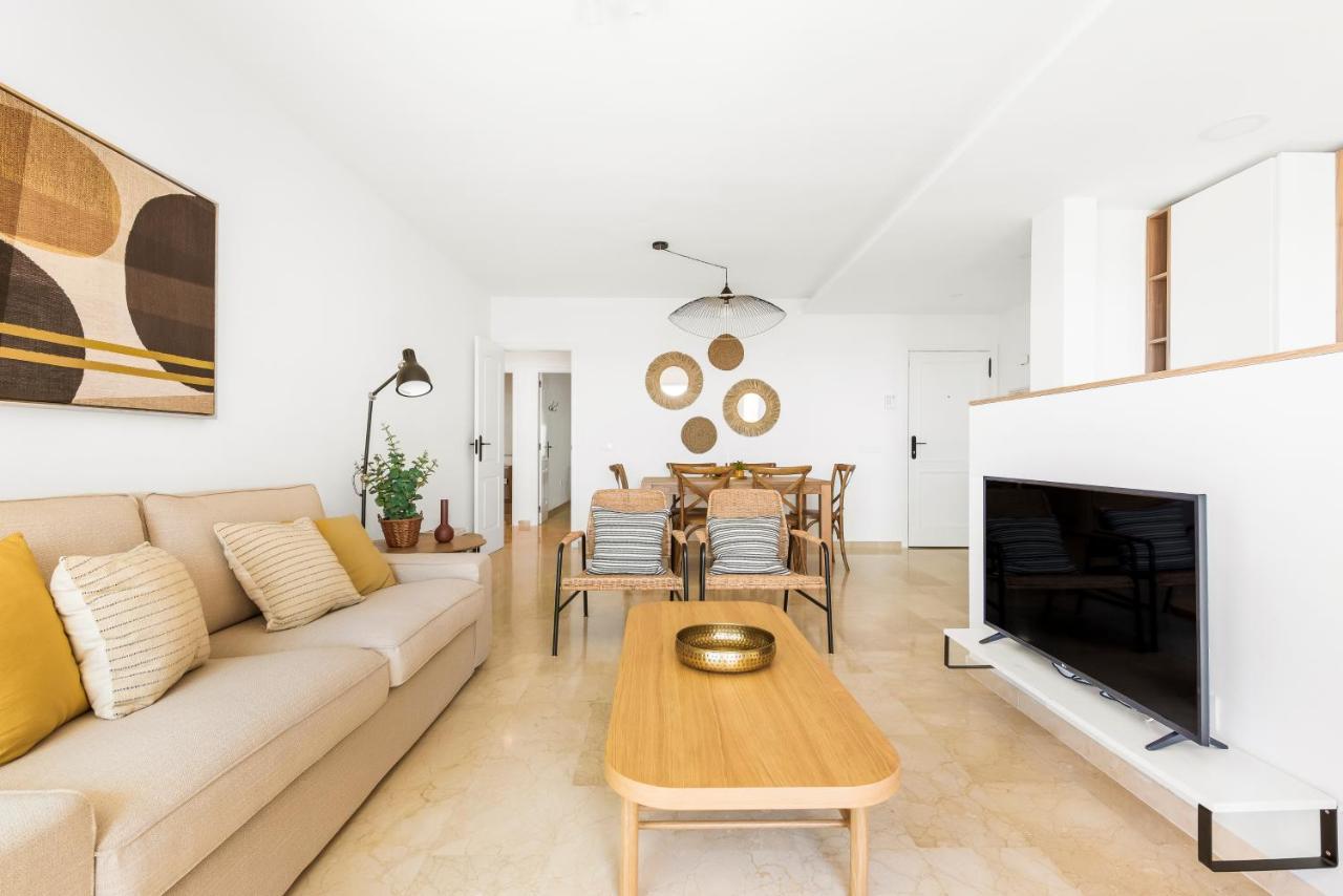 Apartment With Terrace And Private Parking Radazul