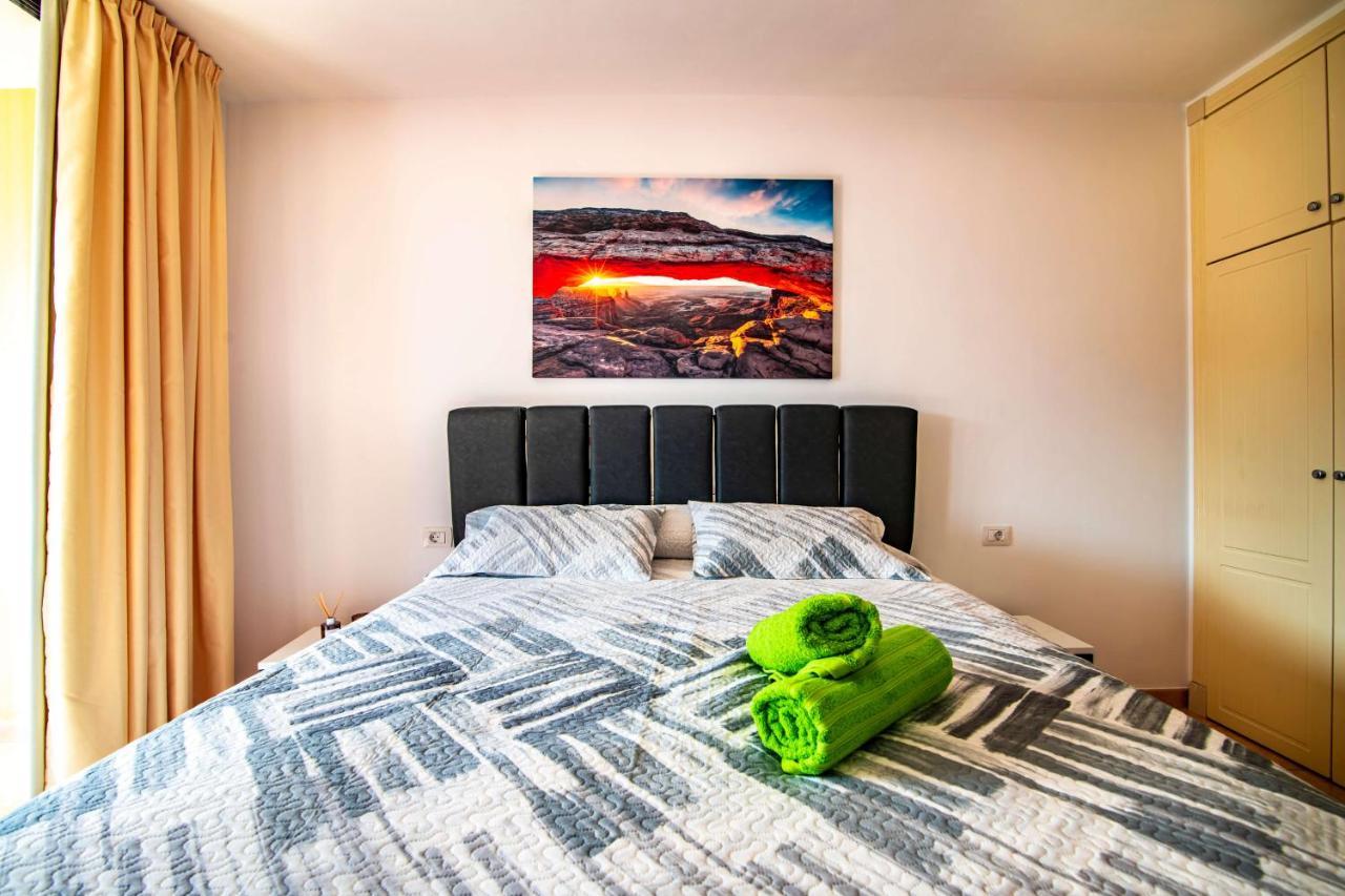 Apartment Lovely 1-bedroom Whit Pool *