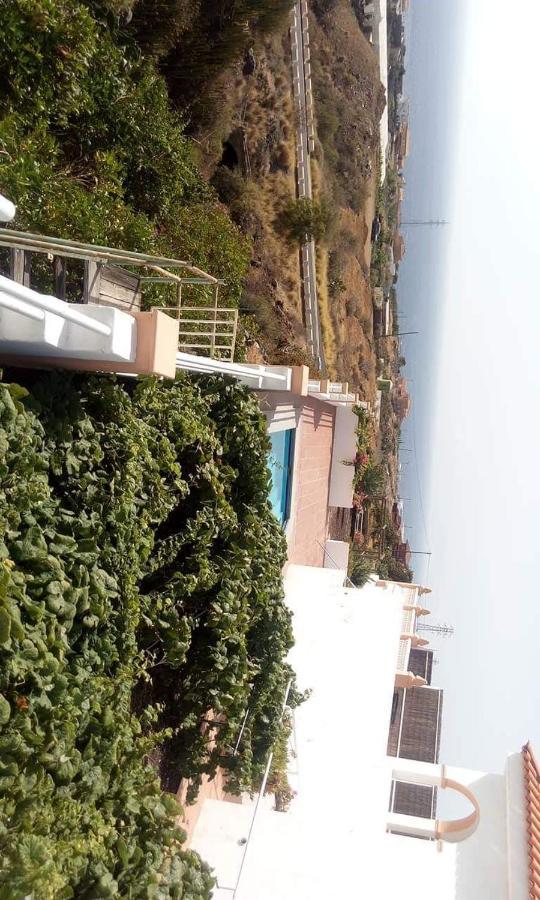 Finca Oasis Mango,holiday Home, Vivienda Vacacional, Comunal Pool, Sea View From Private Terraces,3 Mins To Town By Car, Wifi, Netflix Holiday home *
