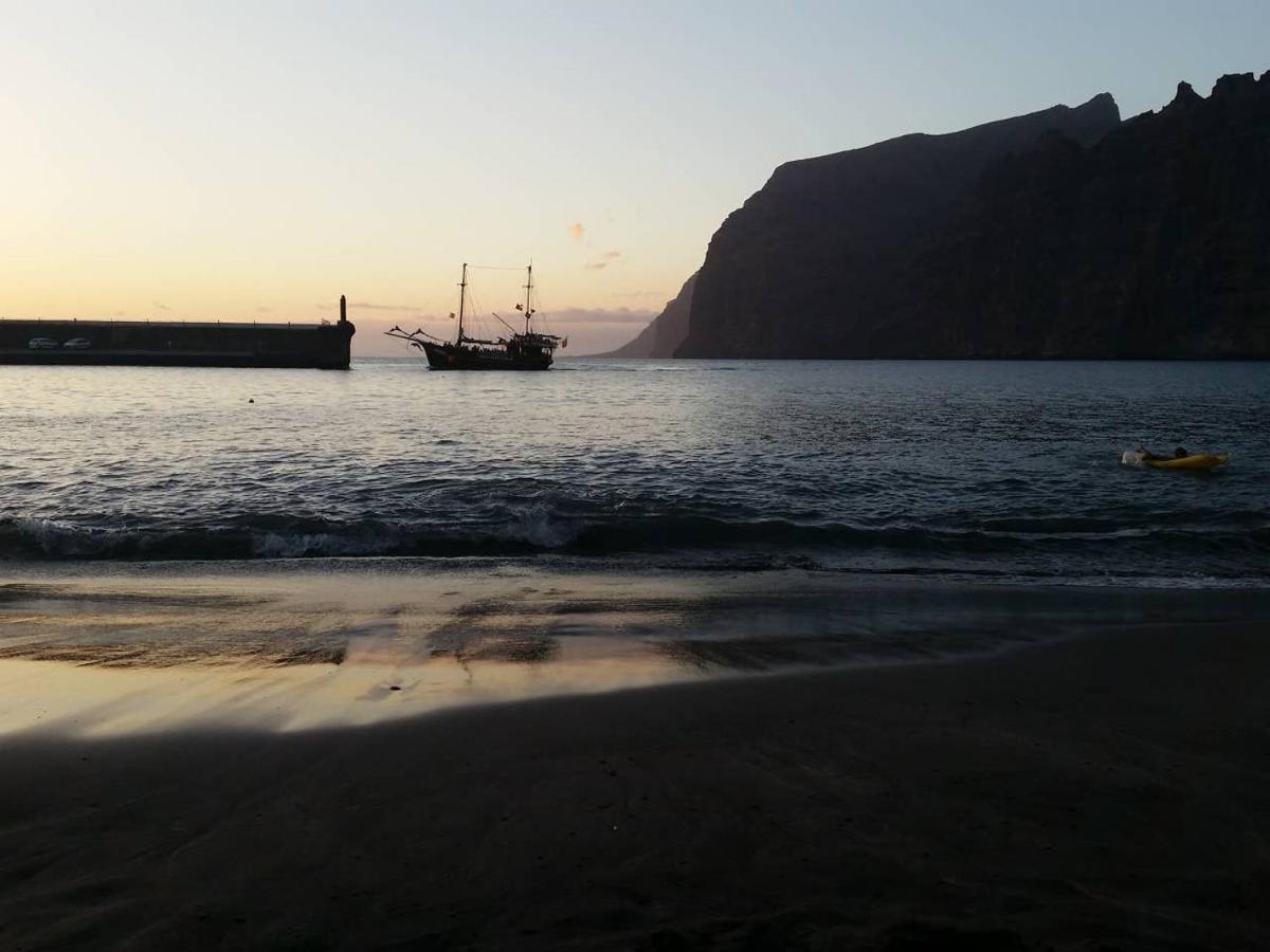 Acantilados De Gigantes, Islas Canarias, Espana