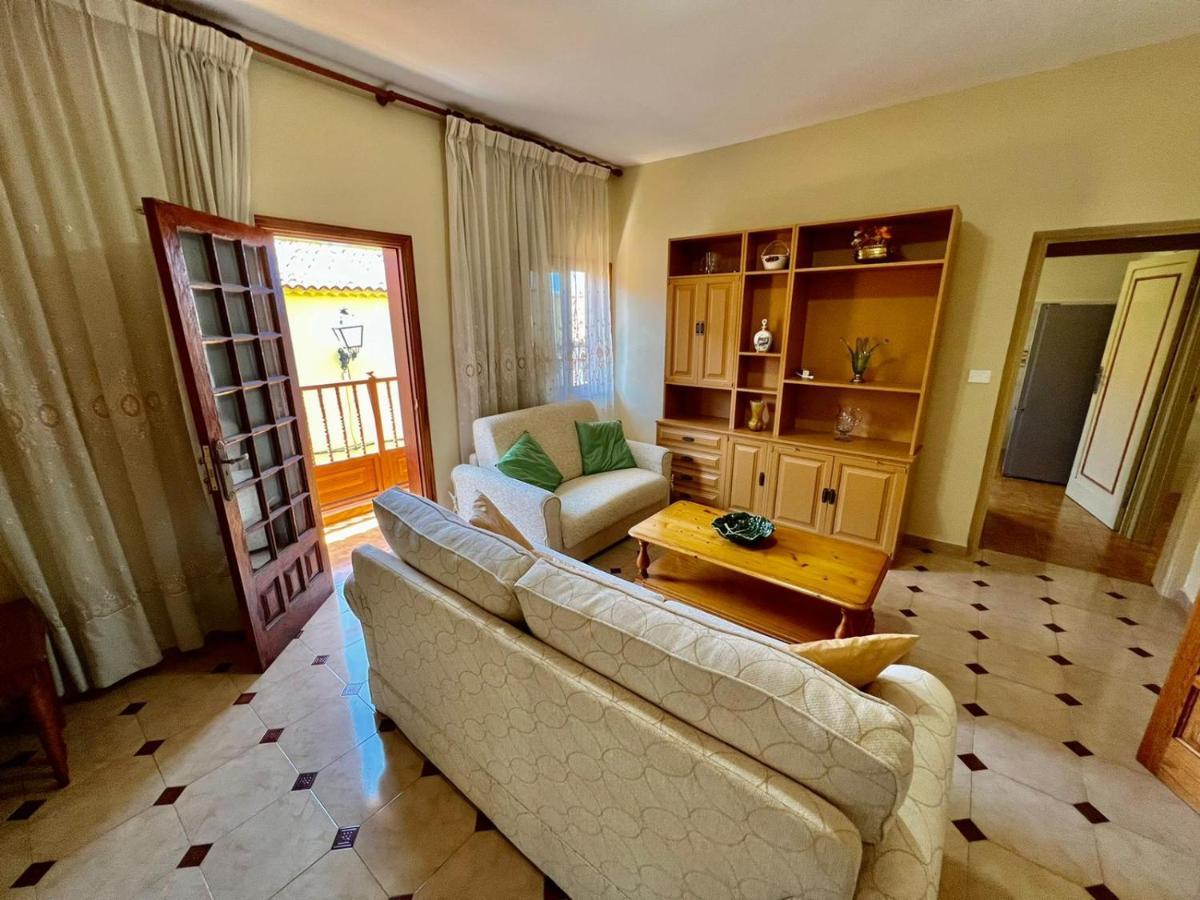 Lovely Spacious In The Center - *