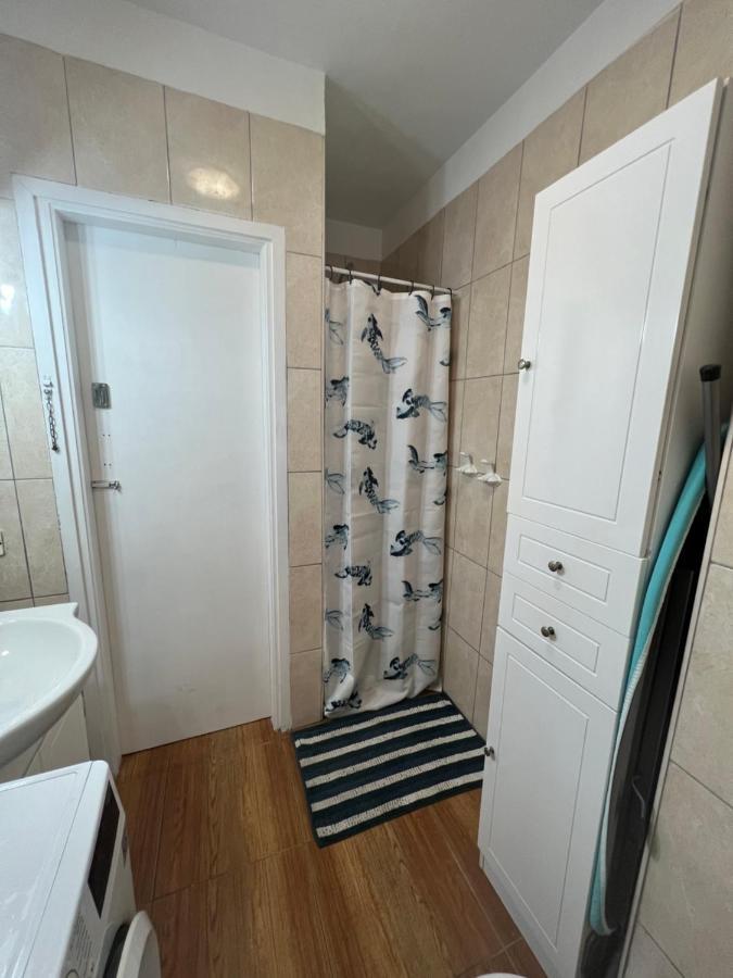 Spacious 3 Bedroom In Puerto De Santiago. Walk To The Beach. Fast Wifi, Netflix, Workstation. *