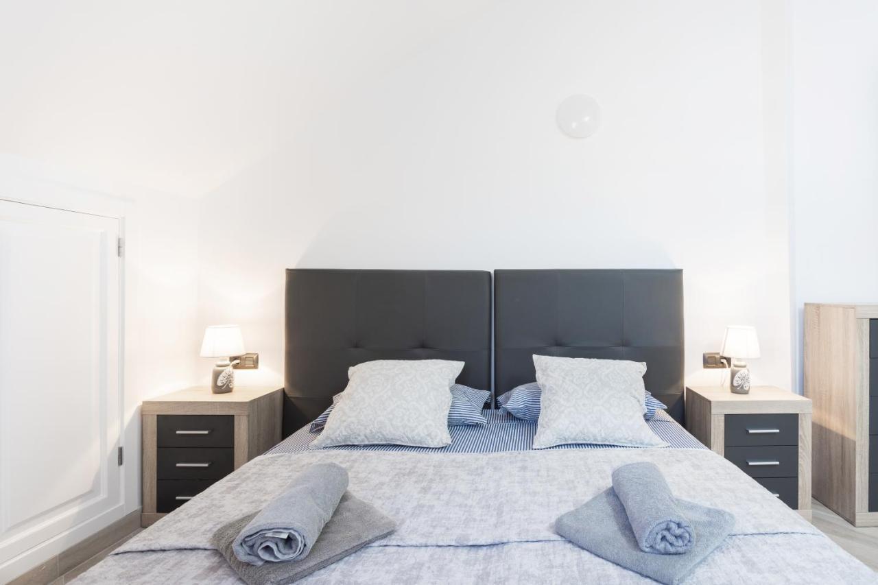 Exclusive Attic Vistas: Seaside Retreat With Heated Pool * Arona (Tenerife)