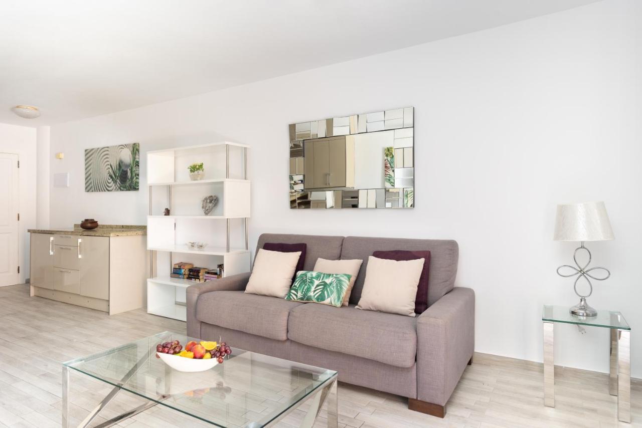 Apartment Exclusive Attic Vistas: Seaside Retreat With Heated Pool Arona (Tenerife)