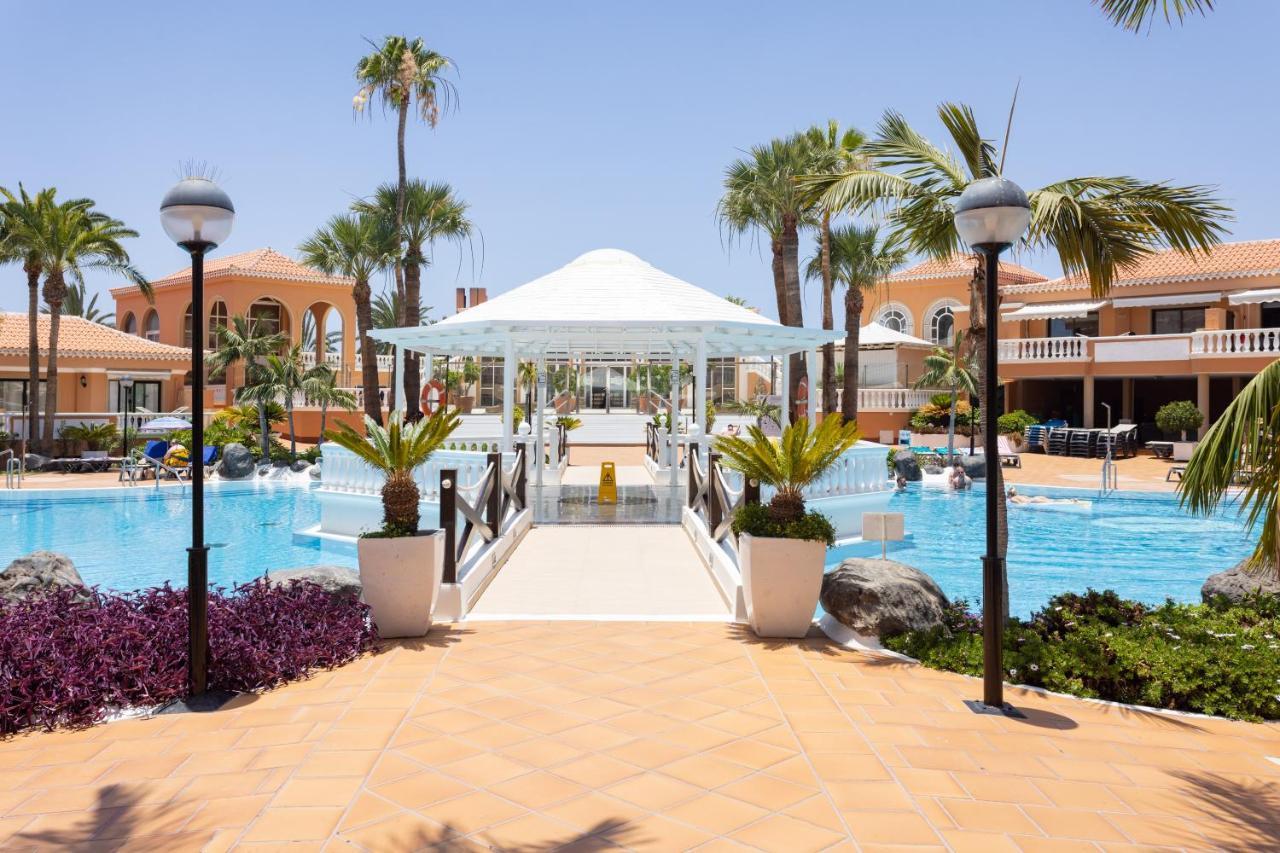 Apartment Exclusive Attic Vistas: Seaside Retreat With Heated Pool Arona (Tenerife)