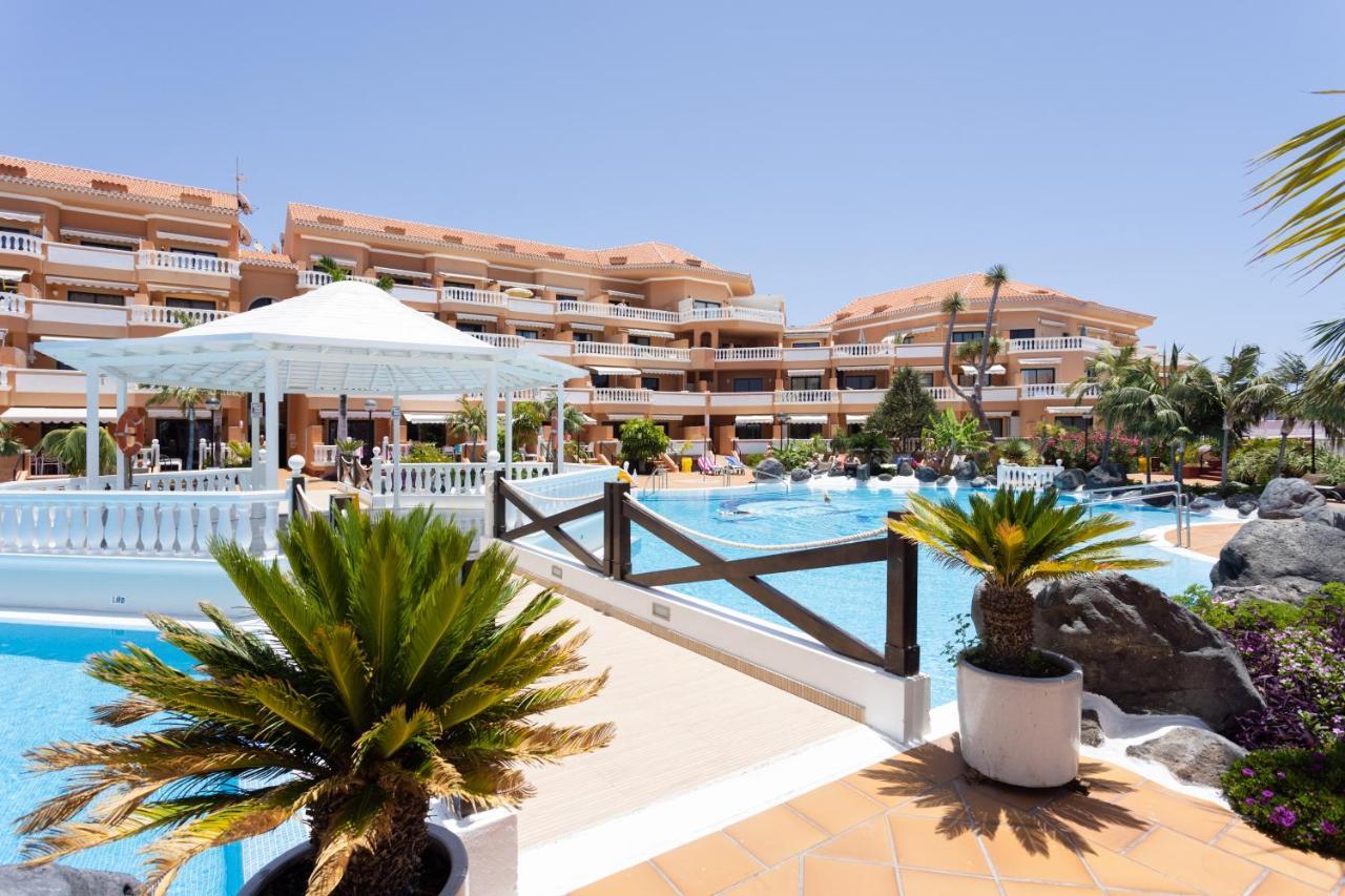 Apartment Exclusive Attic Vistas: Seaside Retreat With Heated Pool *