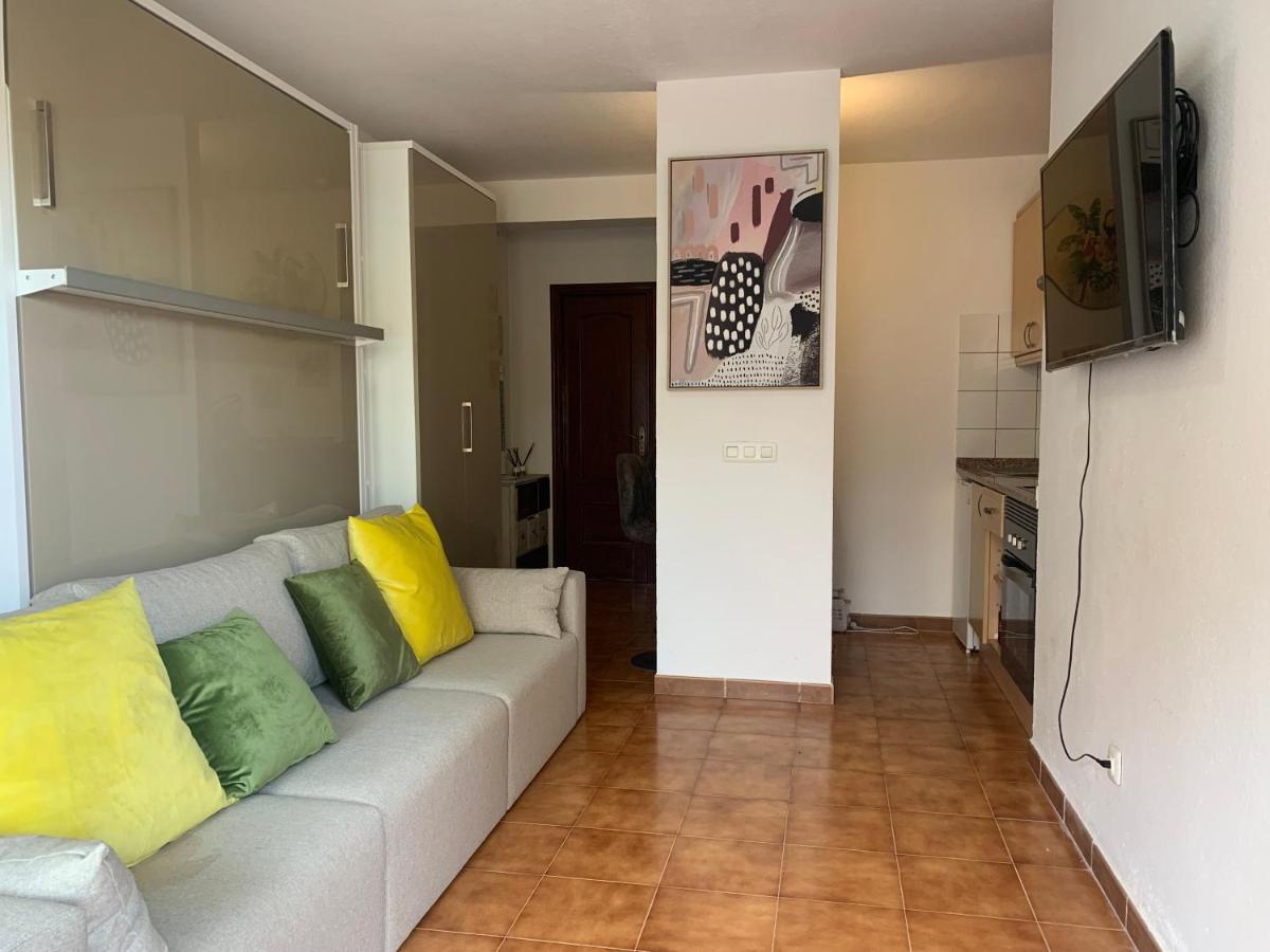 Estudio En Tenerife Con Piscina / Study Flat With Pool *