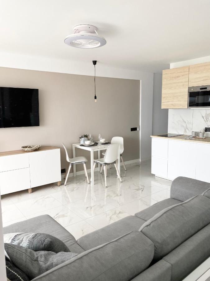 Sea View Terrace In Americas Apartment *