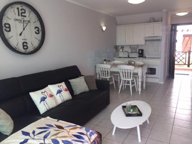 Rocas Del Mar Apartment *