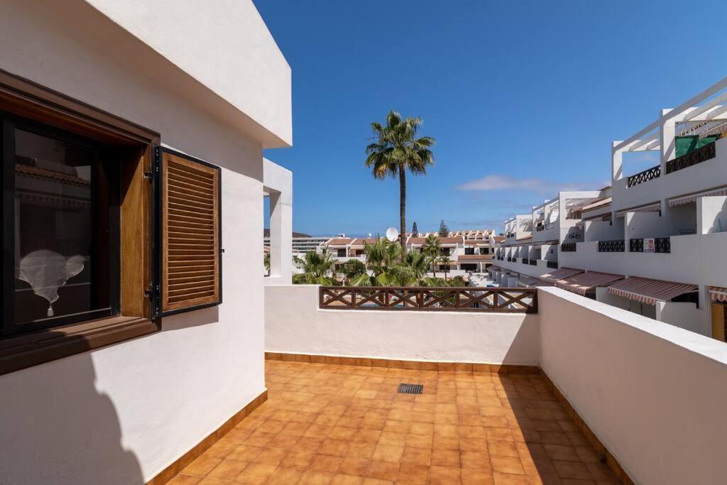 Con 2 Terrazas En Cristianos Los Cristianos (Tenerife)