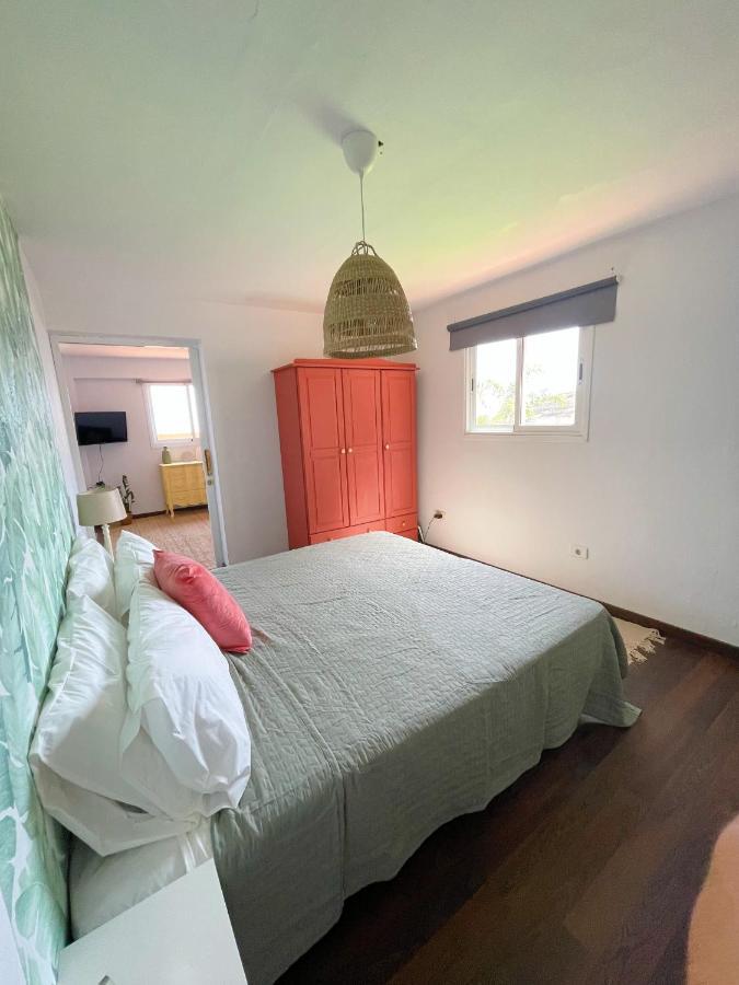 Casa Con Piscina Y Jardin Con Vistas Al Mar