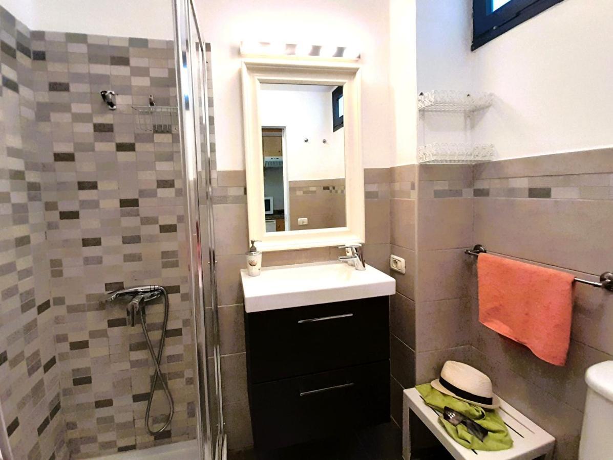 Cozy Studio, Wifi Free Pool View Hébergement de vacances *