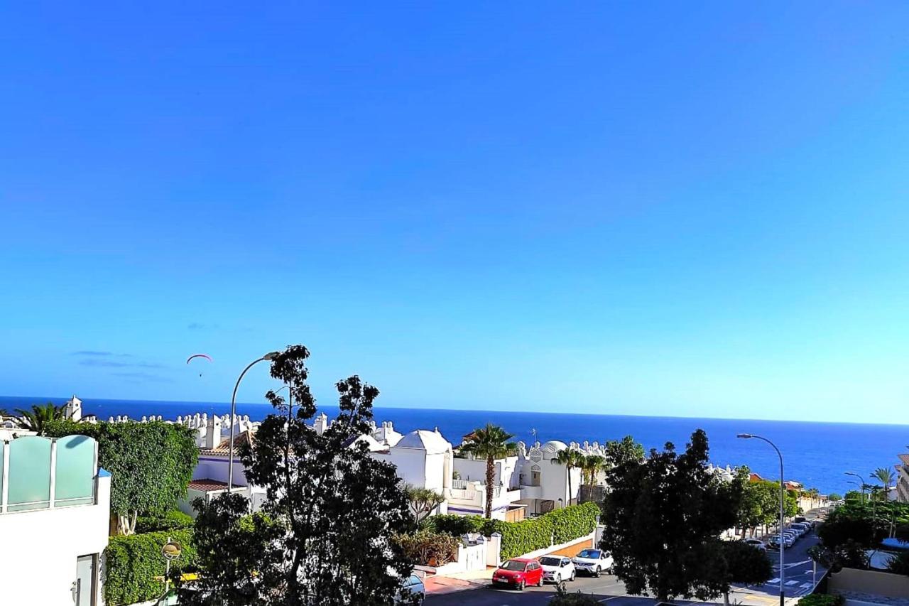 Apartment El Paraiso, Beautiful Swimming Pool With Ocean View, Parking, Fiber