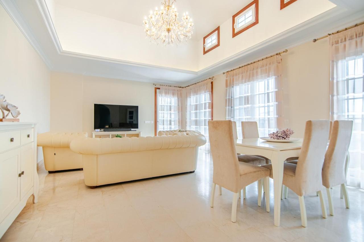 Villa Torriani With Heated Pool Ph11