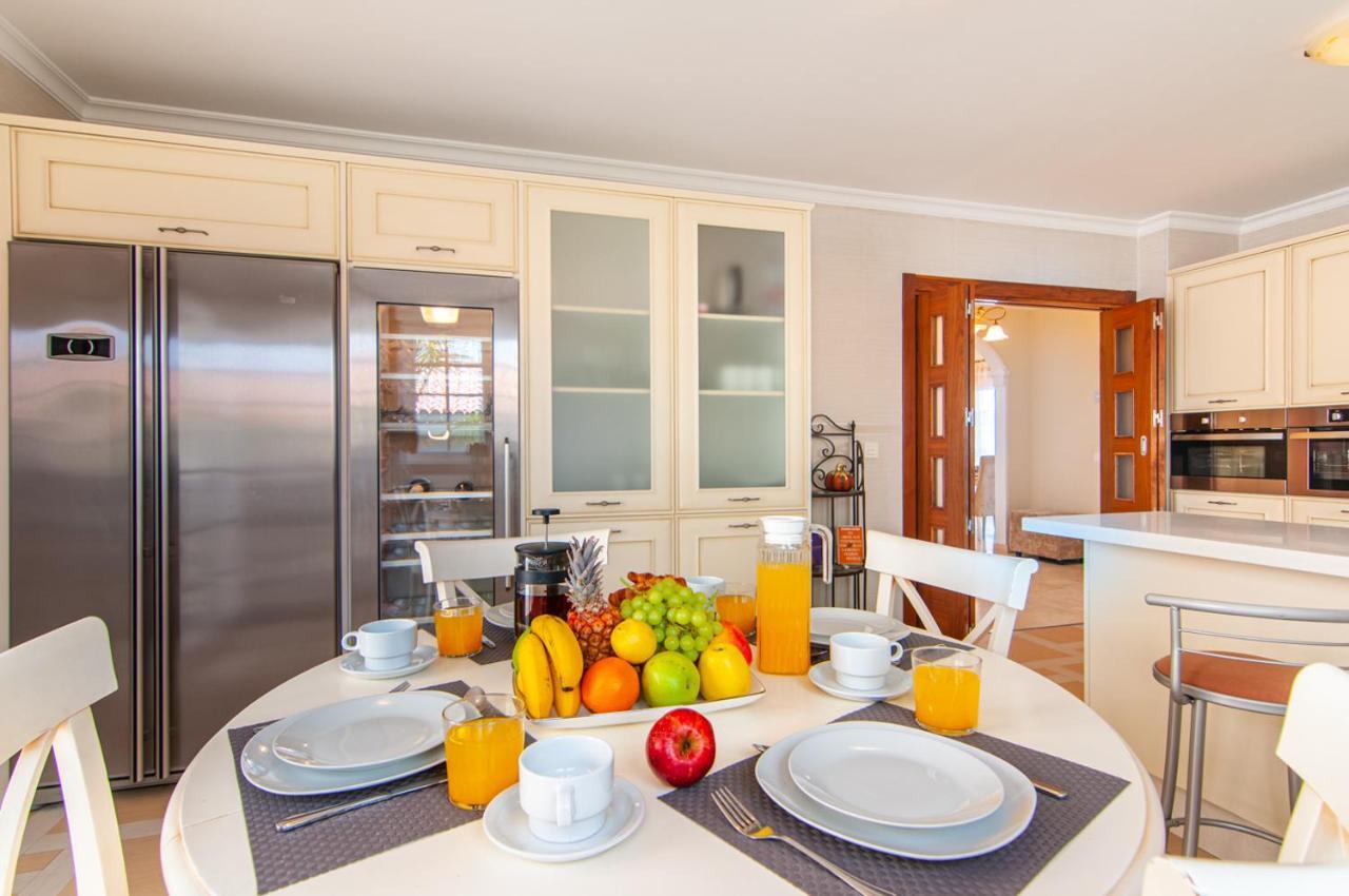 Villa Torriani With Heated Pool Ph11