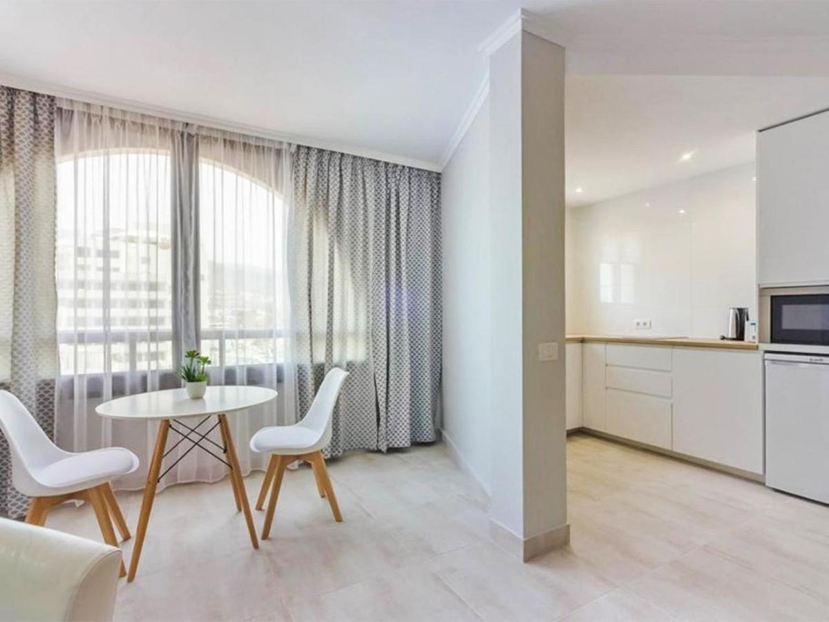 Apartamento Estudio Suzy En Playa De Americas . Parque Santiago Ii *