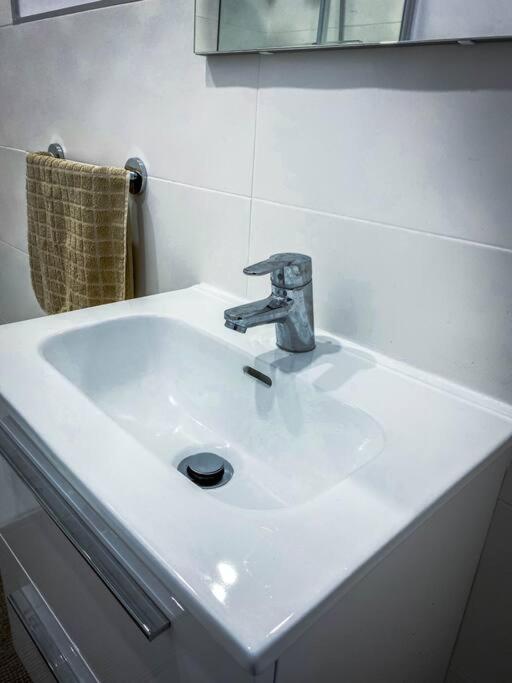 Appartement Renovated Flat With Balcony Near Las Vistas Beach *
