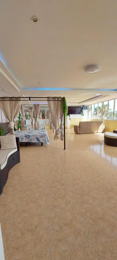 First Line Of The Ocean, 3 Bedrooms & Free Wifi *