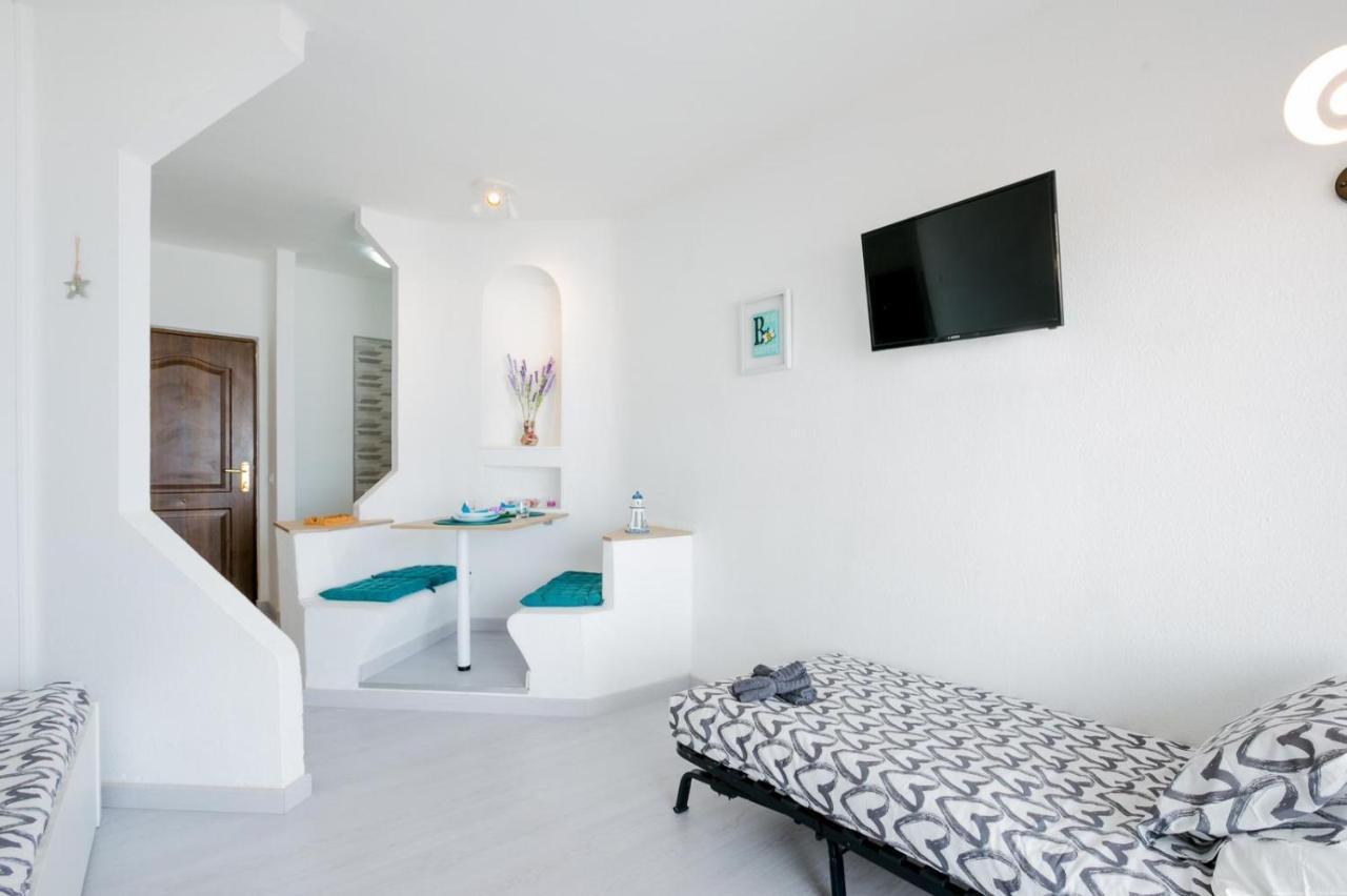 Apartment With Pool *