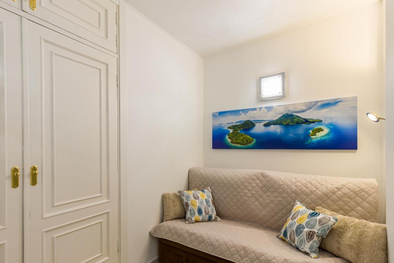 Fantasticstylish & Aircon, Near Lasamericas Appartement