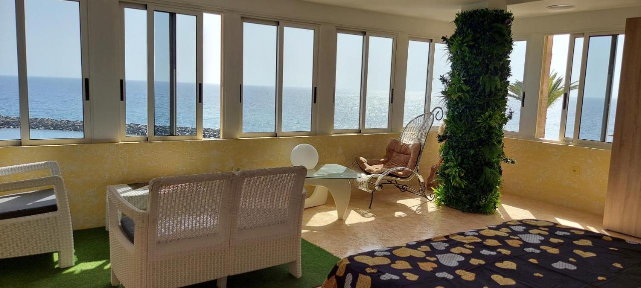 First Line Of The Ocean, 3 Bedrooms & Free Wifi Holiday home
