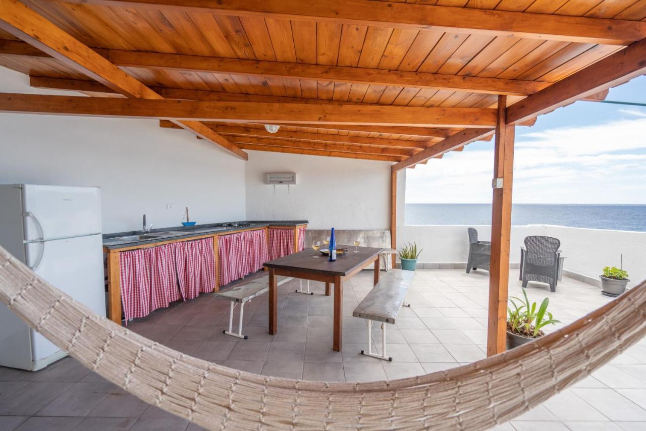 Front Line, Unbeatable Terrace 10m From The Sea *