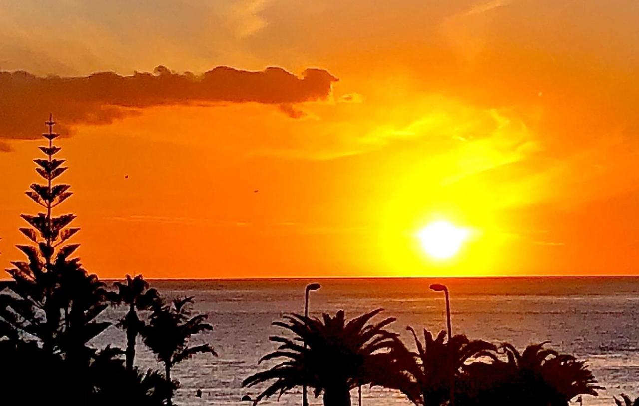 Sunset Over The Sea Apartment *