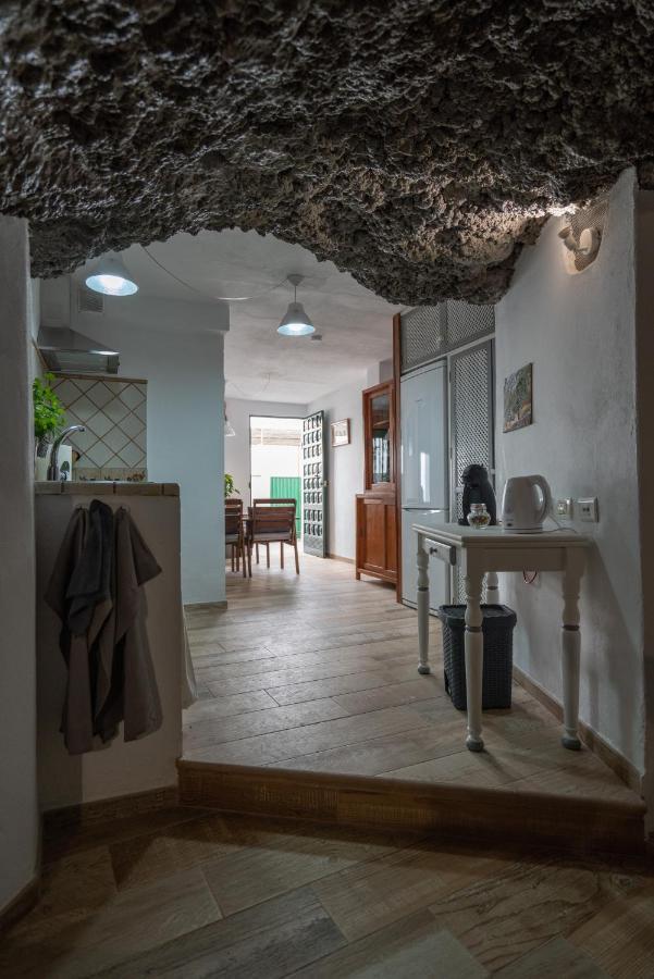 Romantic Cave With Big Terrace Overlooking The Sea *