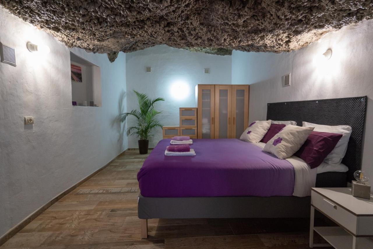 Romantic Cave With Big Terrace Overlooking The Sea