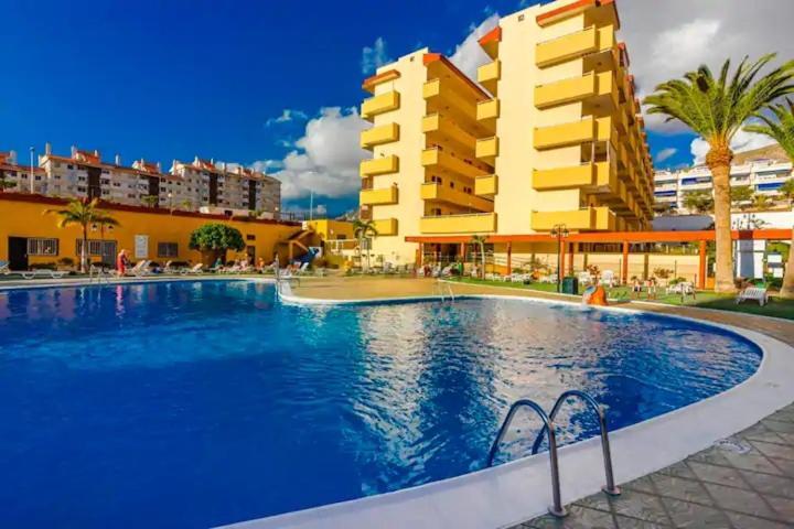 Luminoso Y Bonito Con Piscina En Frente Del Mar Appartement