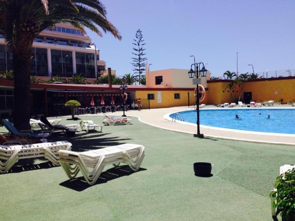 Appartement Luminoso Y Bonito Con Piscina En Frente Del Mar