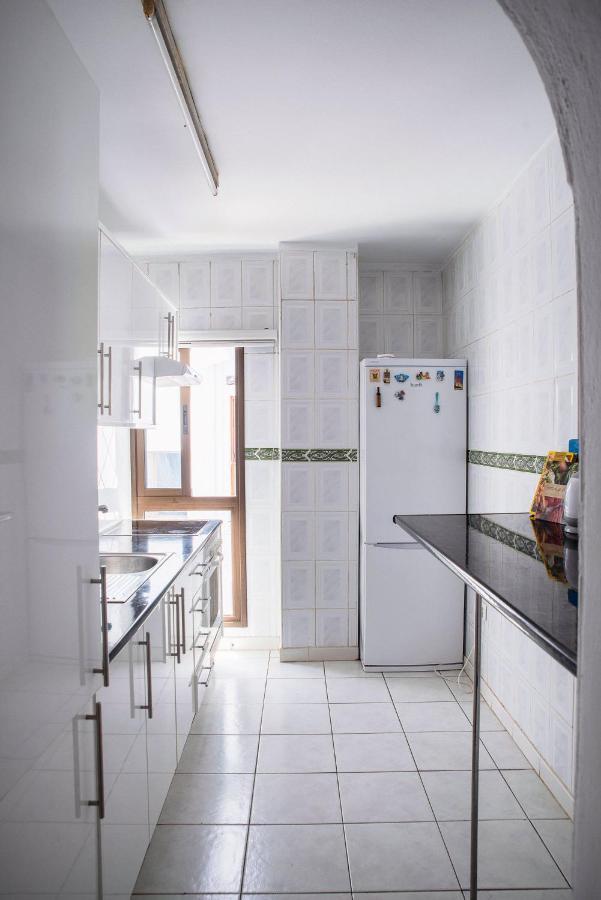 Spacious 3 Bedroom In Puerto De Santiago. Walk To The Beach. Fast Wifi, Netflix, Workstation. * Puerto de Santiago (Tenerife)