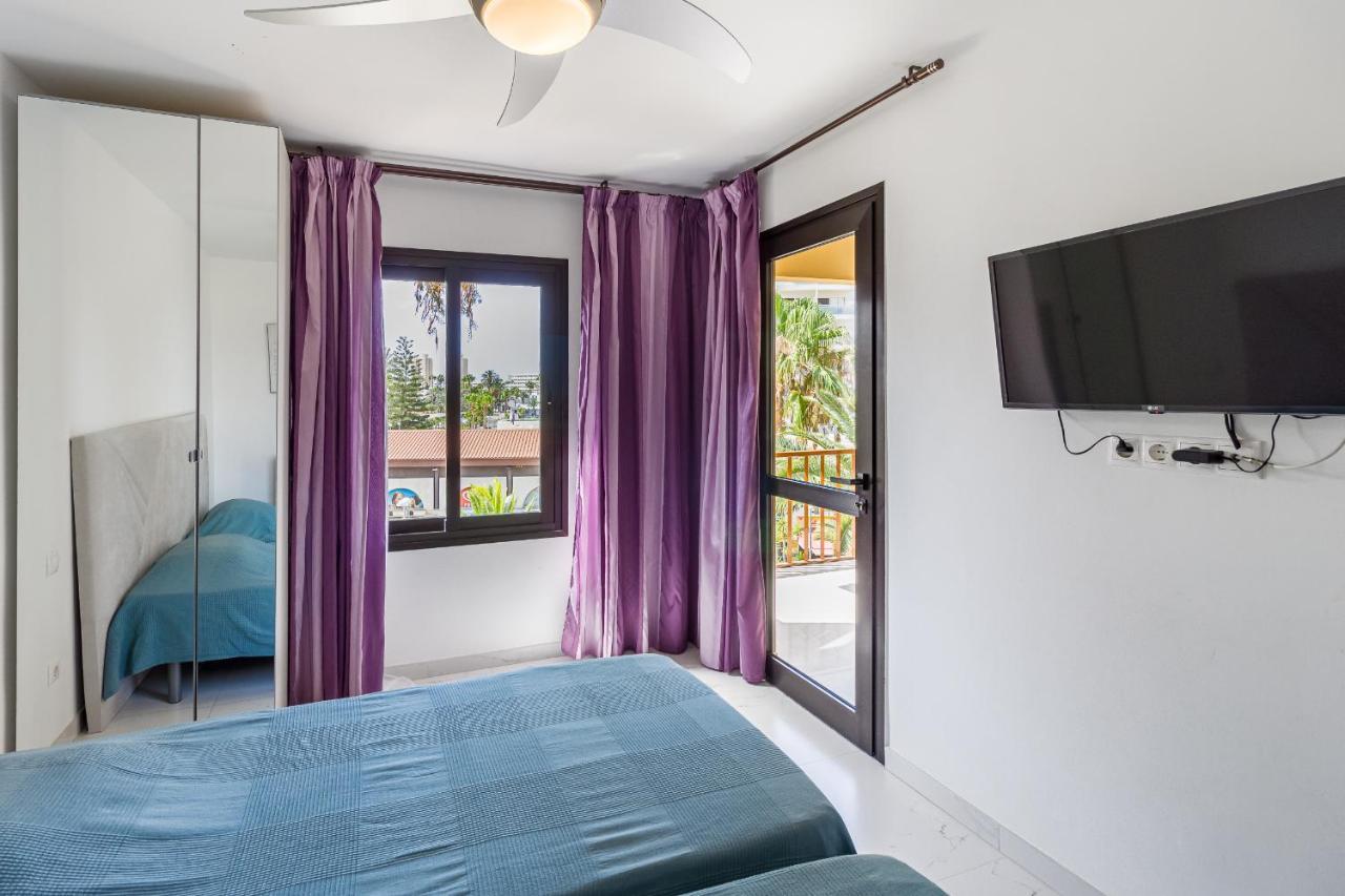 Amazing 3 Bedroom On The First Line Of The Americas Beach, Air Conditioner And Terrace Ocean View
