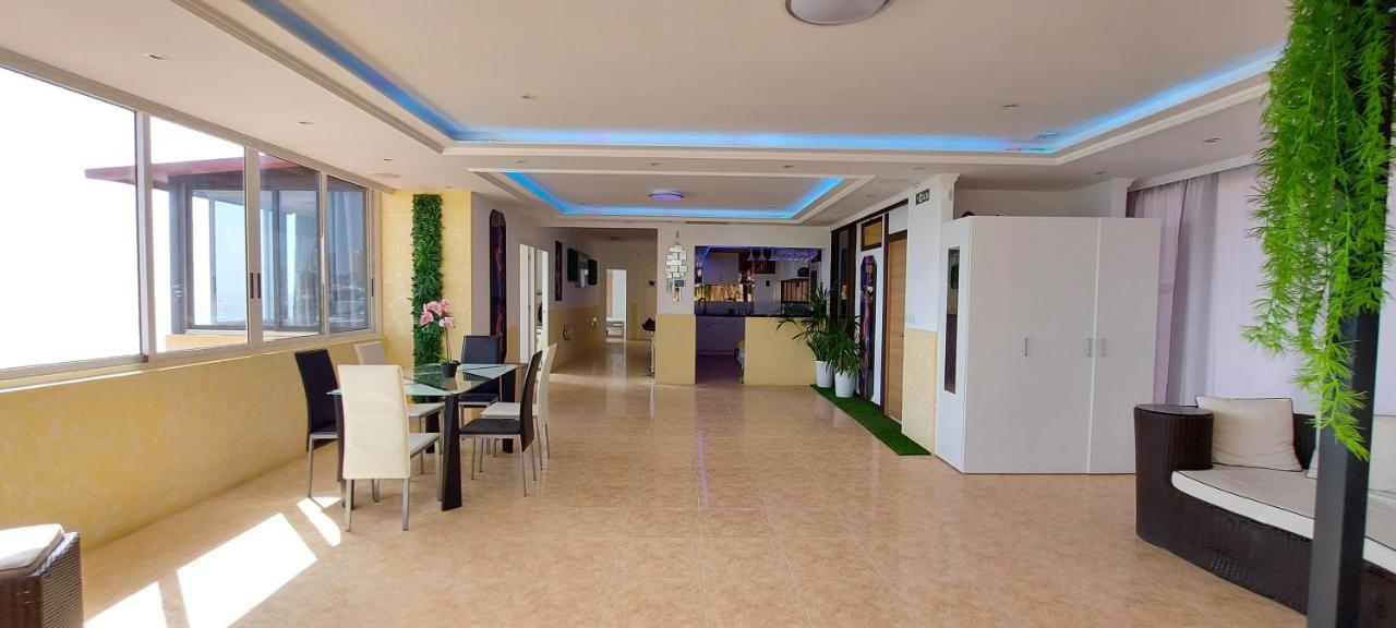 First Line Of The Ocean, 3 Bedrooms & Free Wifi * Playa de las Americas (Tenerife)