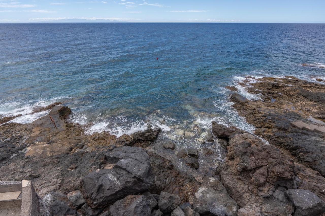 Front Line, Unbeatable Terrace 10m From The Sea