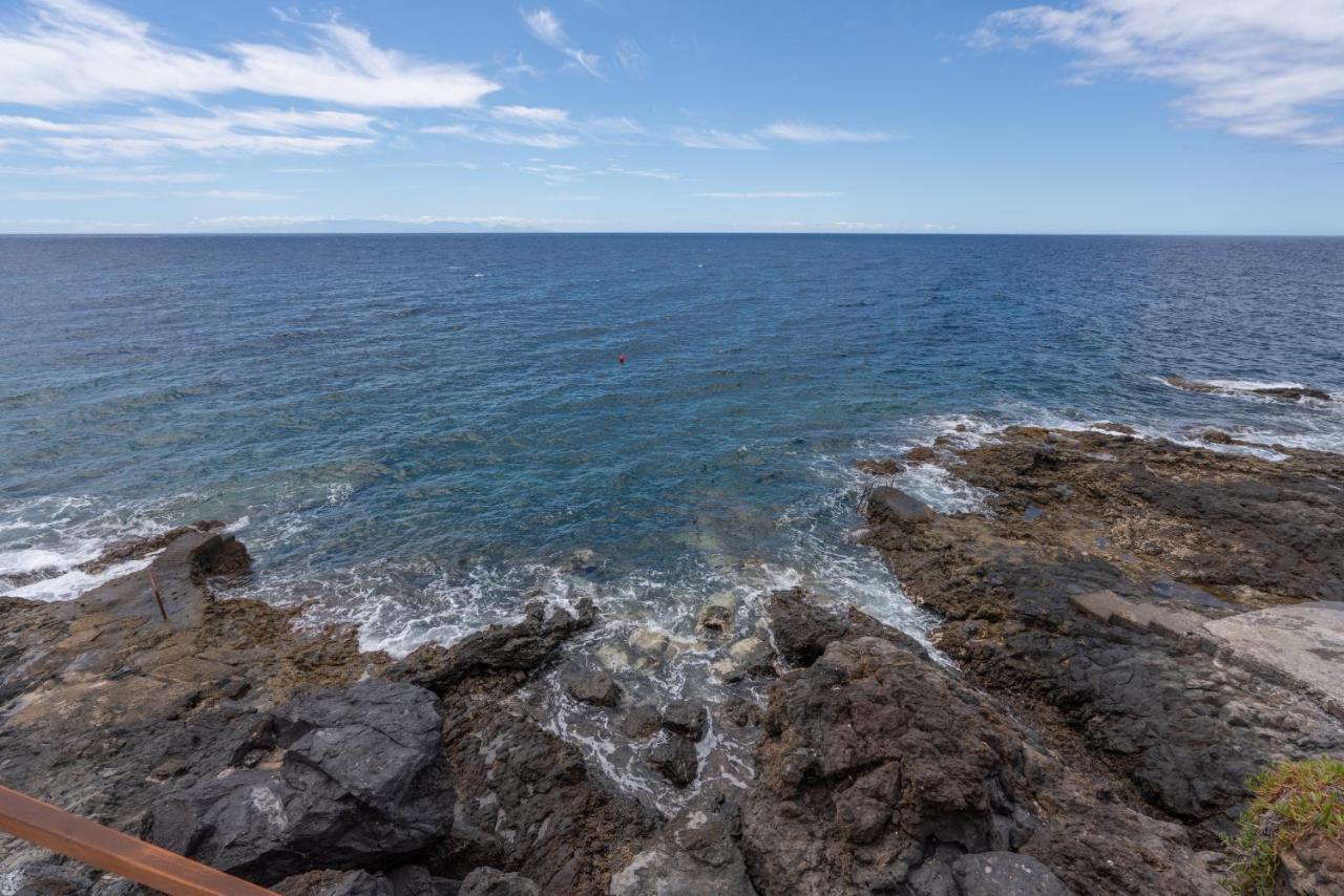 Front Line, Unbeatable Terrace 10m From The Sea