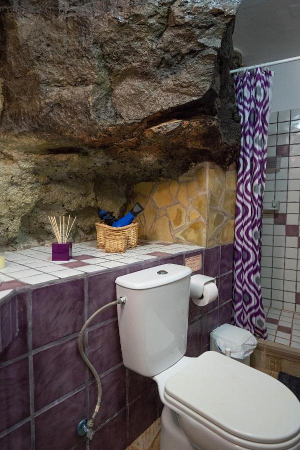 Romantic Cave With Big Terrace Overlooking The Sea