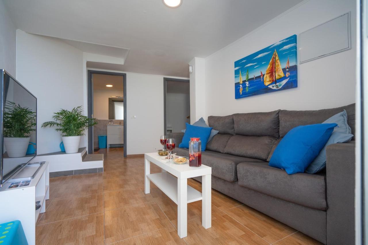 Frontline: 2 Bedrooms, Incredible Views With Large Terrace Holiday home *