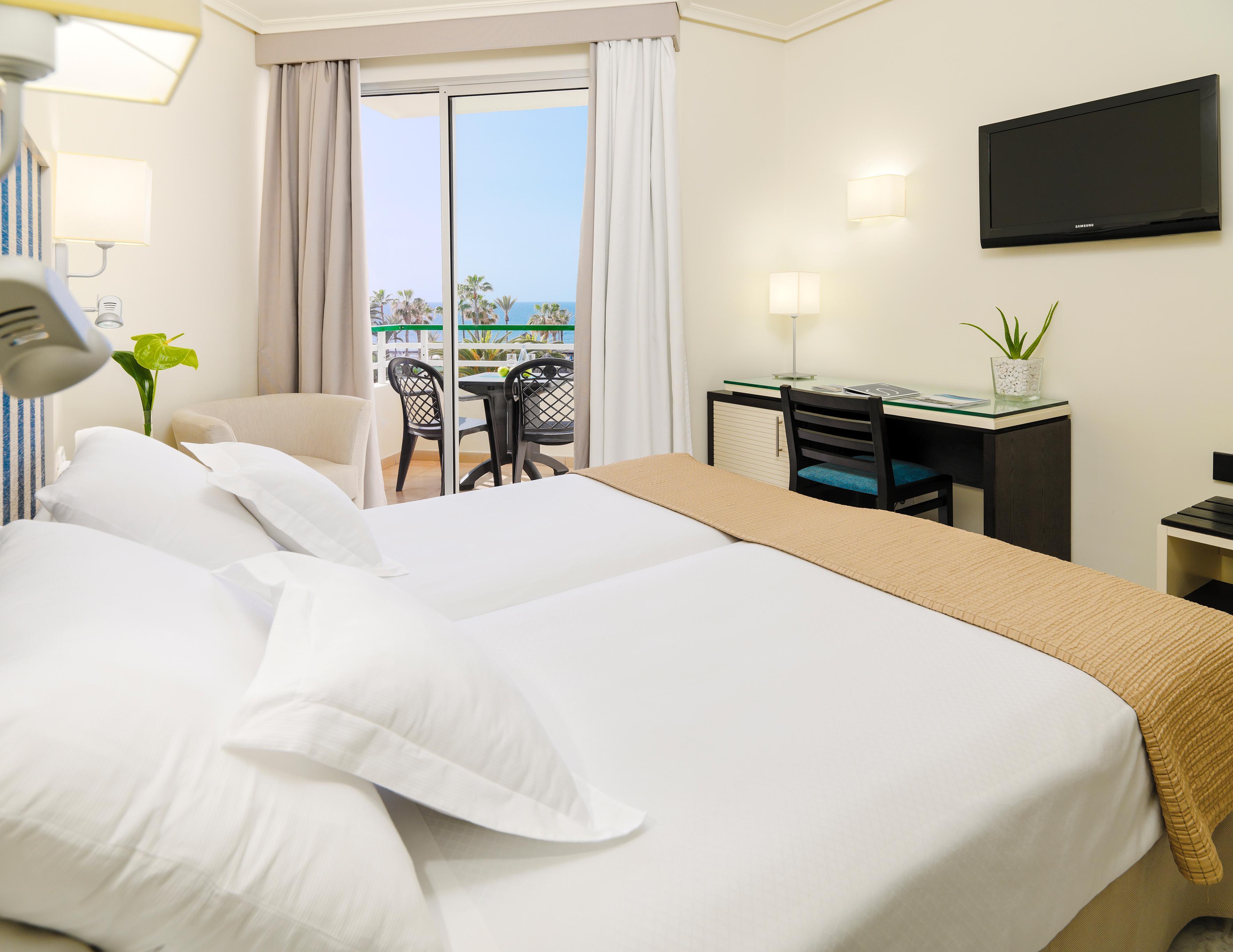 H10 Palmeras Hotel 4*