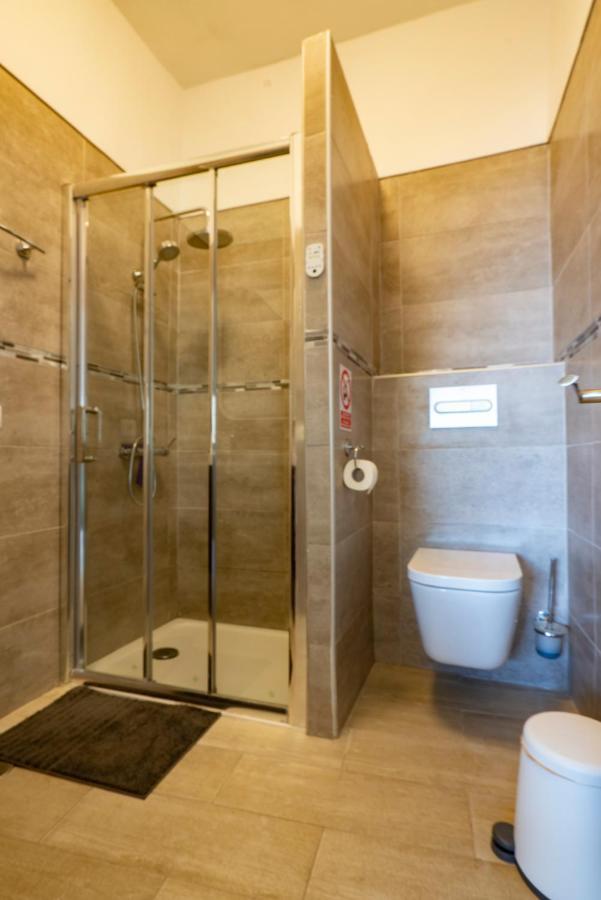 Hébergement de vacances Spacious House With Huge Terrace Facing The Sea