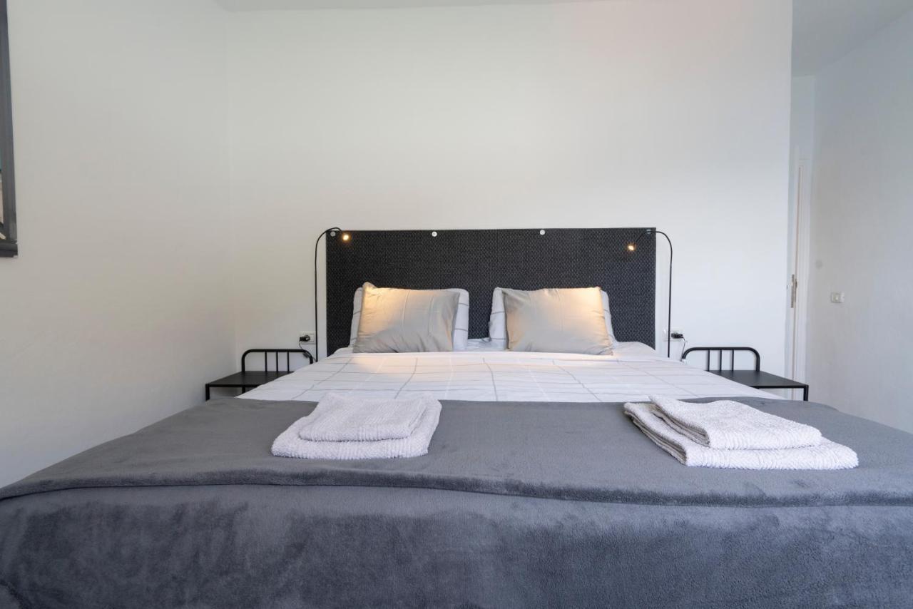 Hébergement de vacances Spacious House With Huge Terrace Facing The Sea *