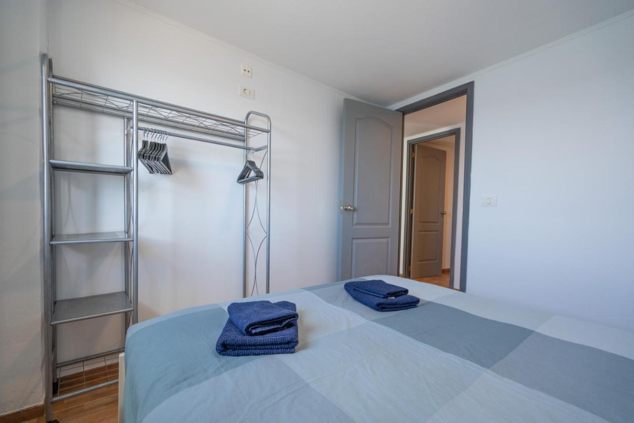 Frontline: 2 Bedrooms, Incredible Views With Large Terrace *