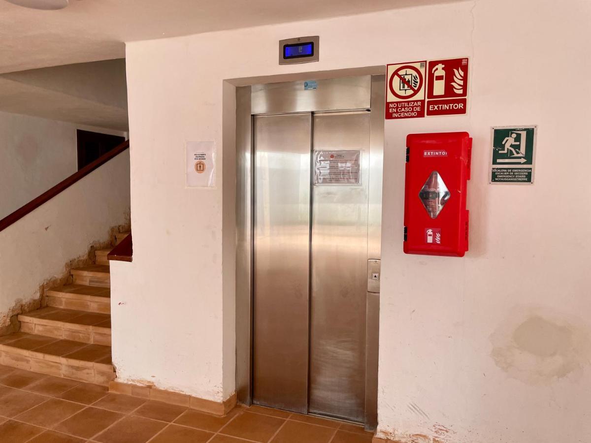 Sunny 2-bedroom In Parque Santiago Ii Apartment Playa de las Americas (Tenerife)