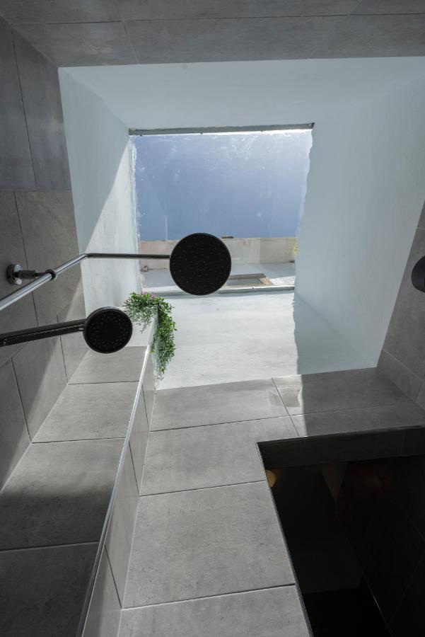 Spacious House With Huge Terrace Facing The Sea Bocacangrejo