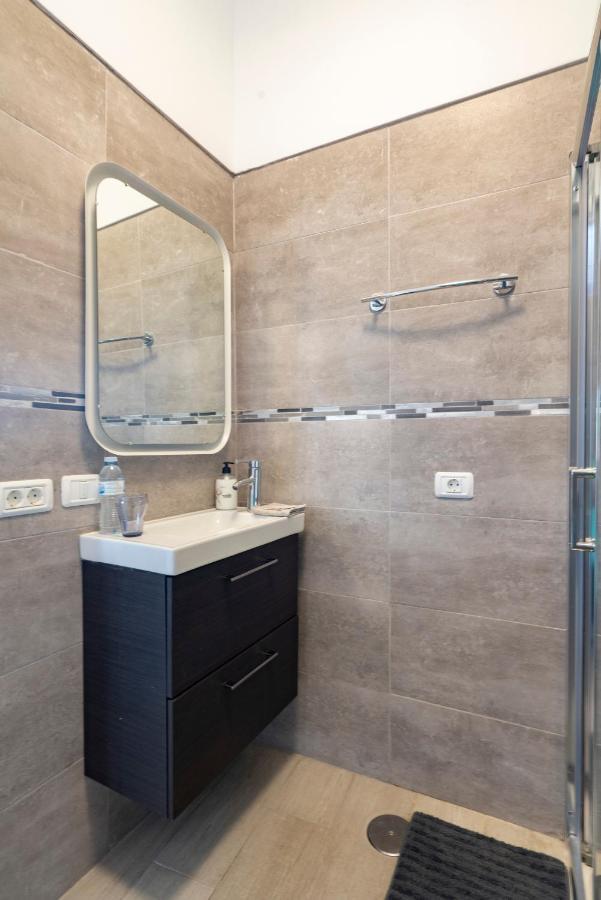 Spacious House With Huge Terrace Facing The Sea Hébergement de vacances Bocacangrejo