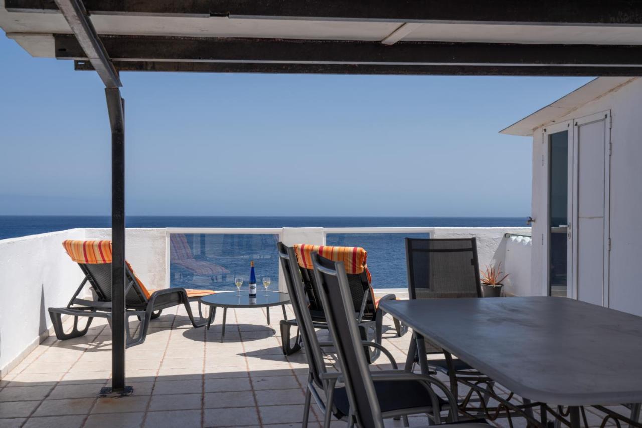 Spacious House With Huge Terrace Facing The Sea