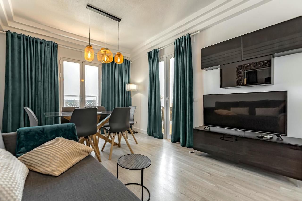 Beautiful 2 Bedroom Vista Del Mar Apartment *