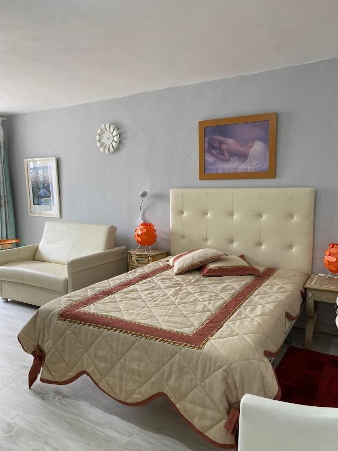 Schoenes - Ruhig - Aussenpool Apartment